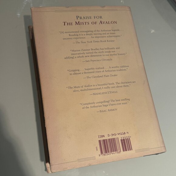The Mists of Avalon Marion Zimmer Bradley Hardcover Edition Fantasy Mythology - Picture 2 of 3